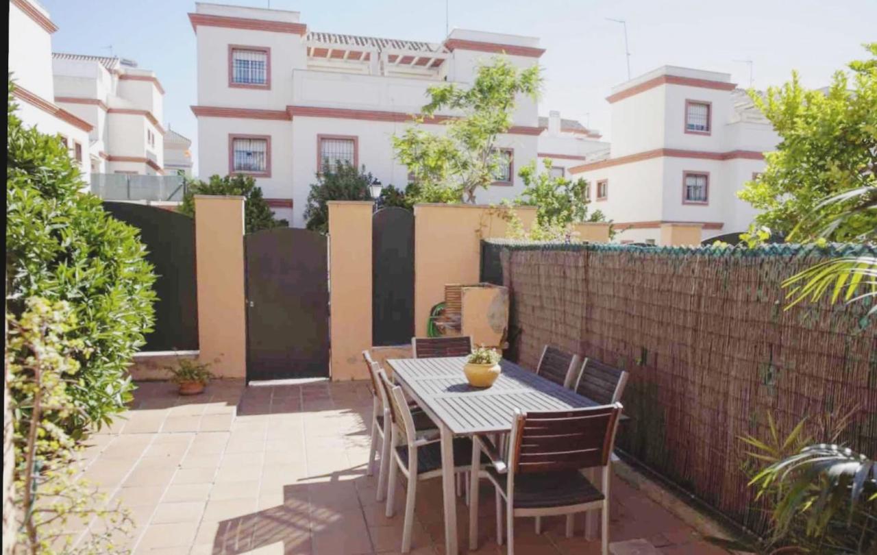3 La Casa De Marilo Apartment Tomares Exterior photo